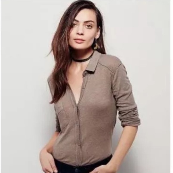 We The Free Linen Blend Buttondown One Pocket Tee T-Shirt - Picture 2 of 10